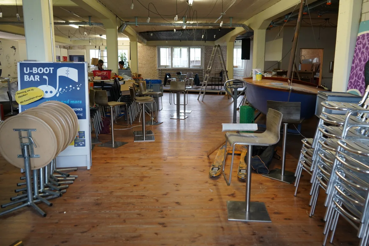 am 25. Oktober öffnet die U-Boot-Bar in Uster, noch muss viel getan werden